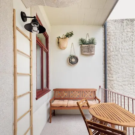 Vibrant Flat By Sao Bento W/balcony - Loureiro140 Apartment *